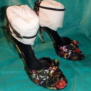 Gucci  Multi Flower Satin Formal Shoes Heels